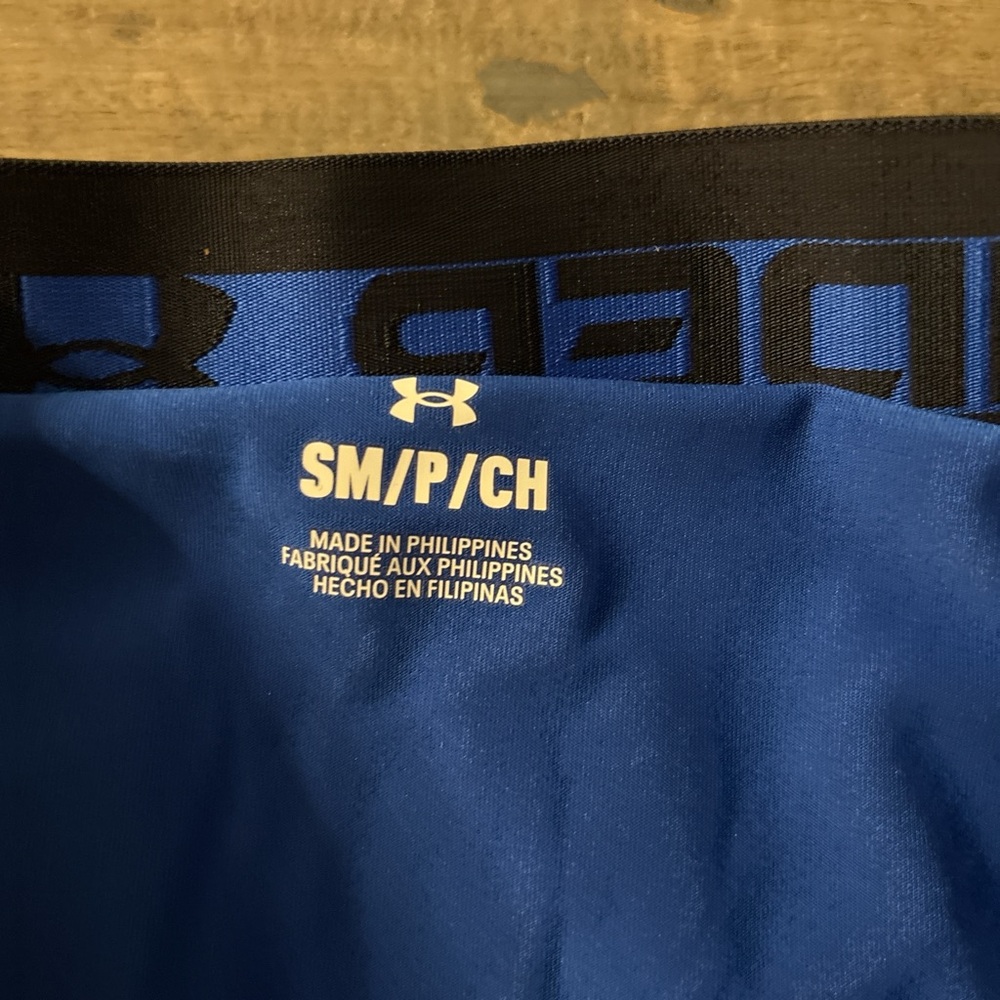 Under Armour Men's Light Grey Athletic Shorts - Picture 3 of 5